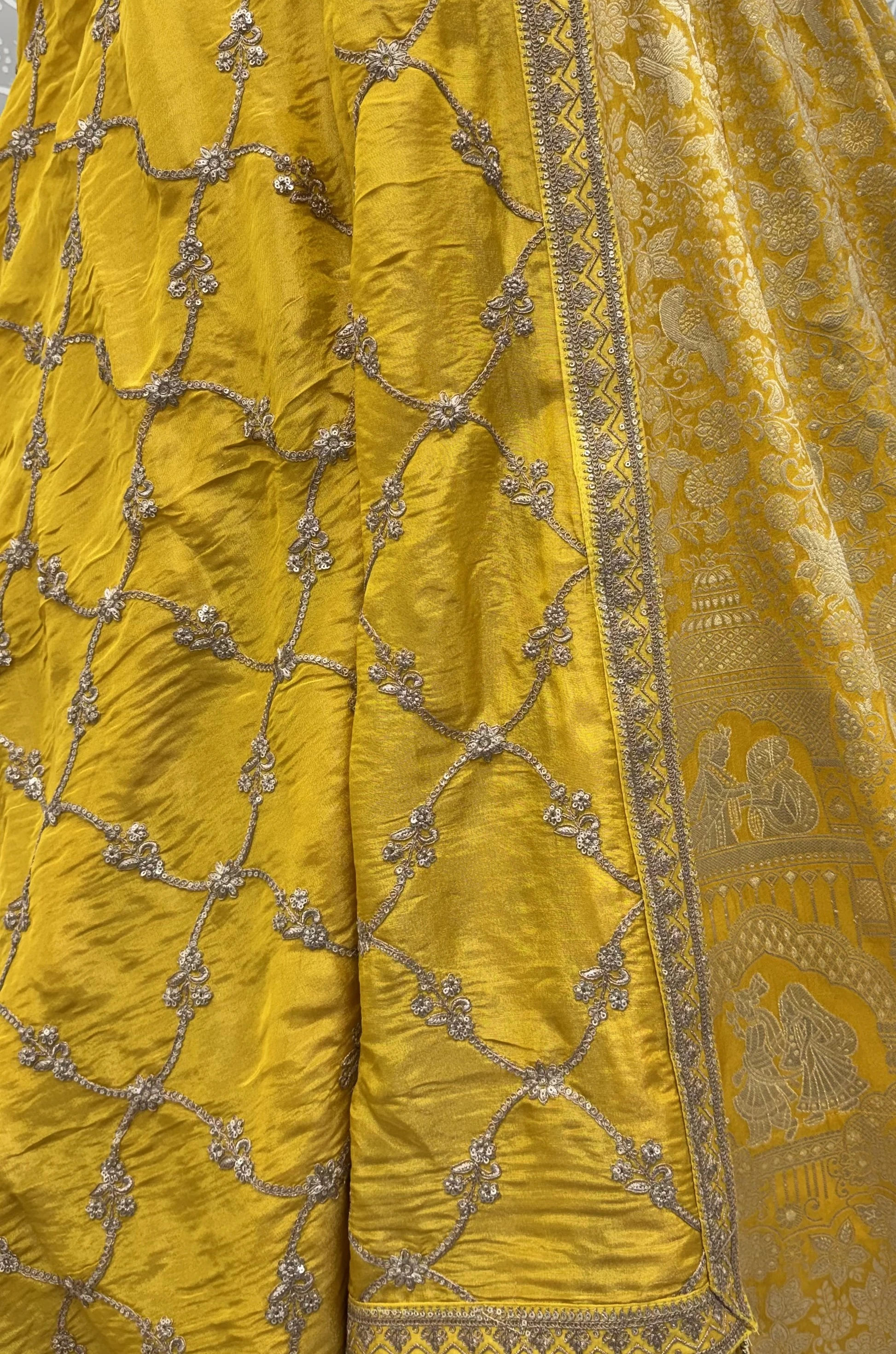 The Maharani Weave Lehenga Choli – Product View 4